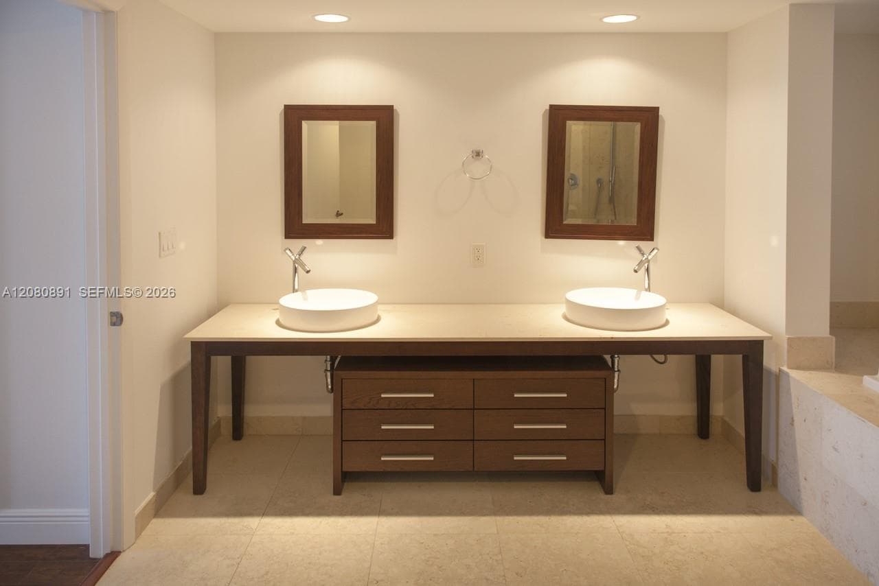 475 Brickell Ave # 3507, Miami, FL 33131 photo 9