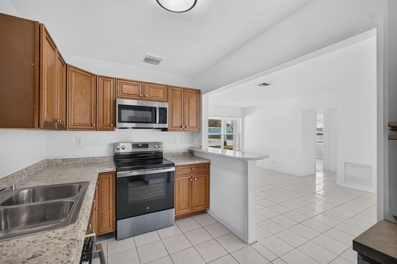 304 Cypress Drive, Lake Park, FL 33403 photo 13