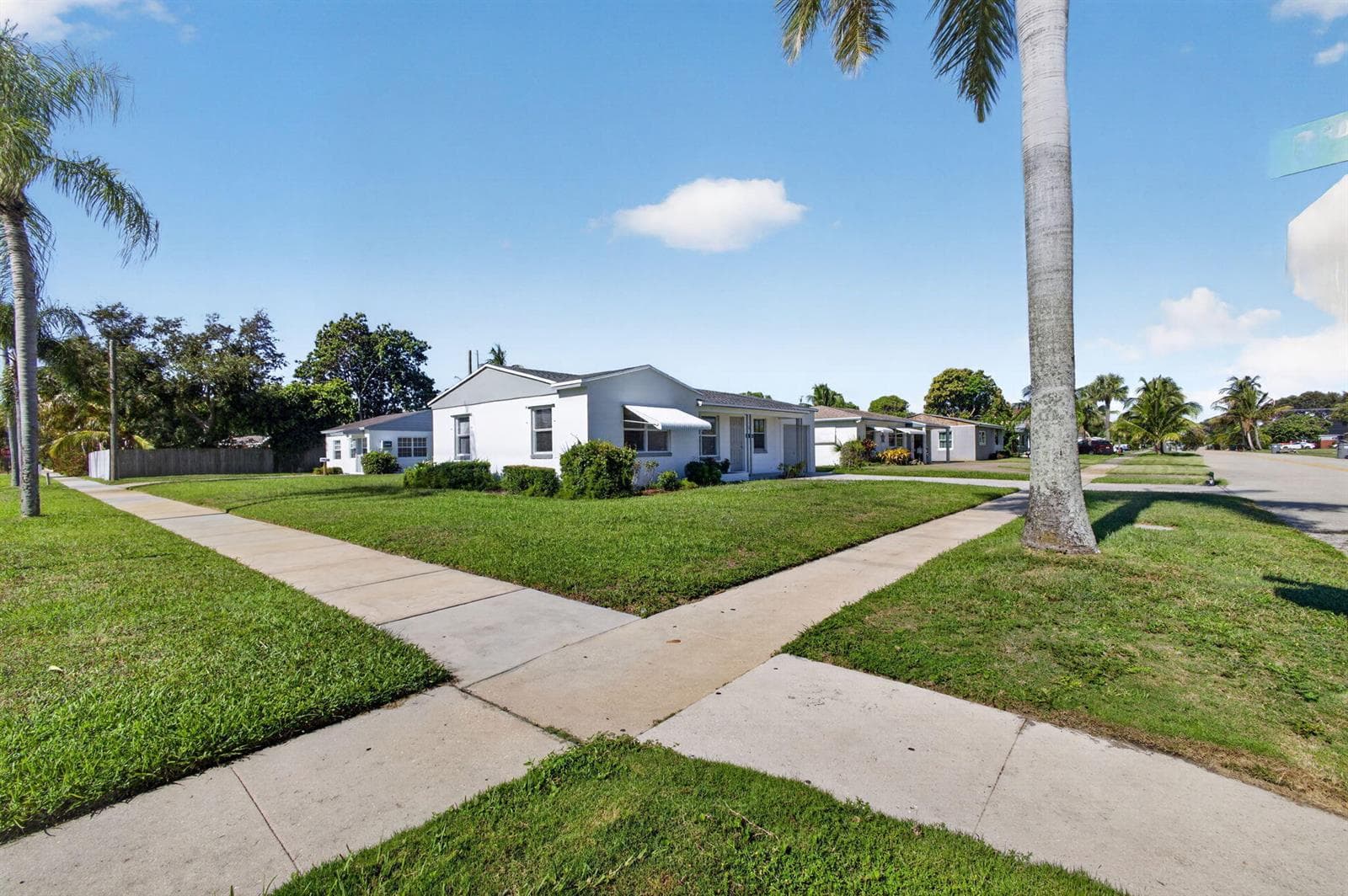 304 Cypress Drive, Lake Park, FL 33403 photo 3