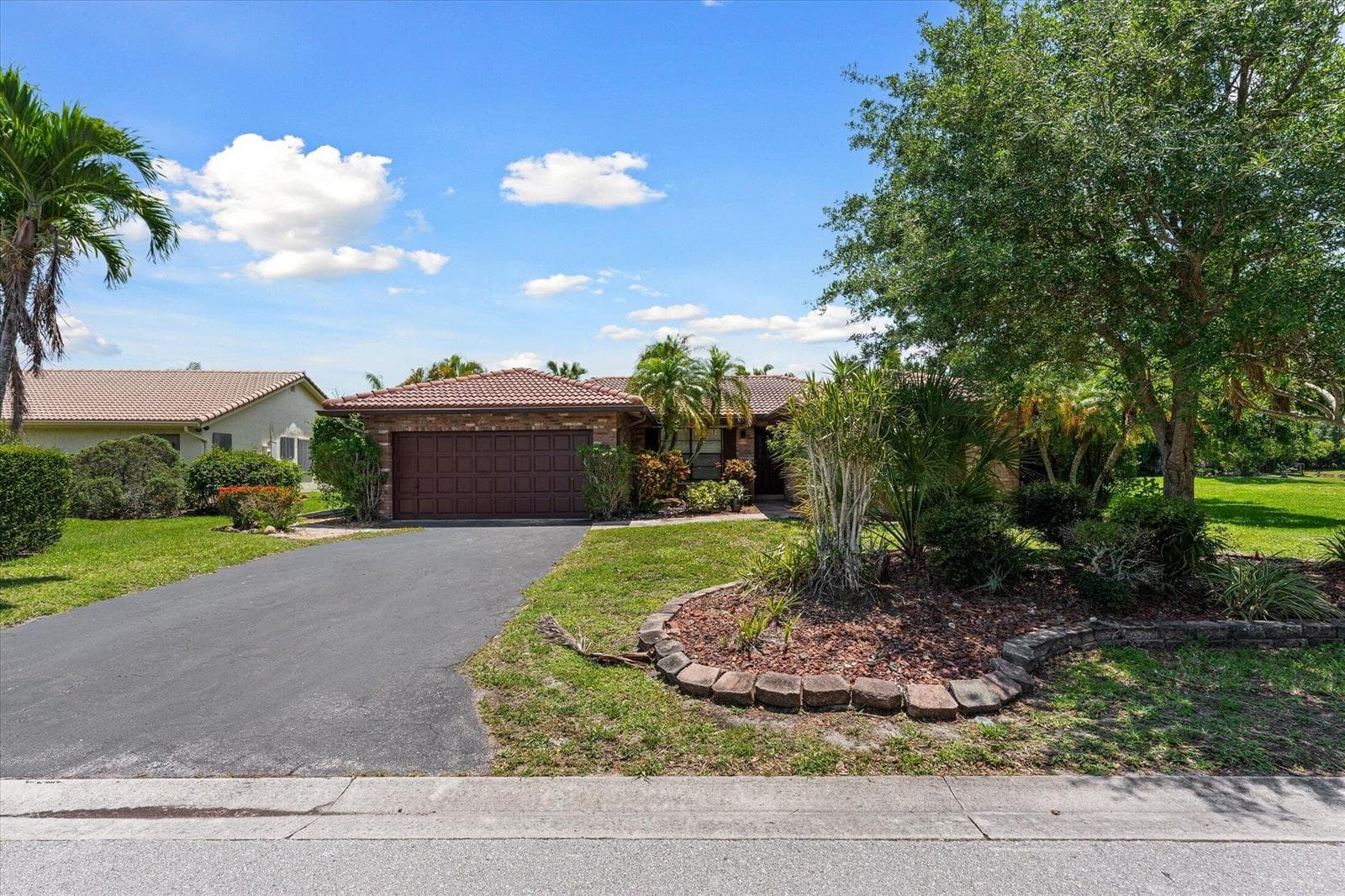 11580 NW 20TH Drive NW, Coral Springs, FL 33071 photo 2