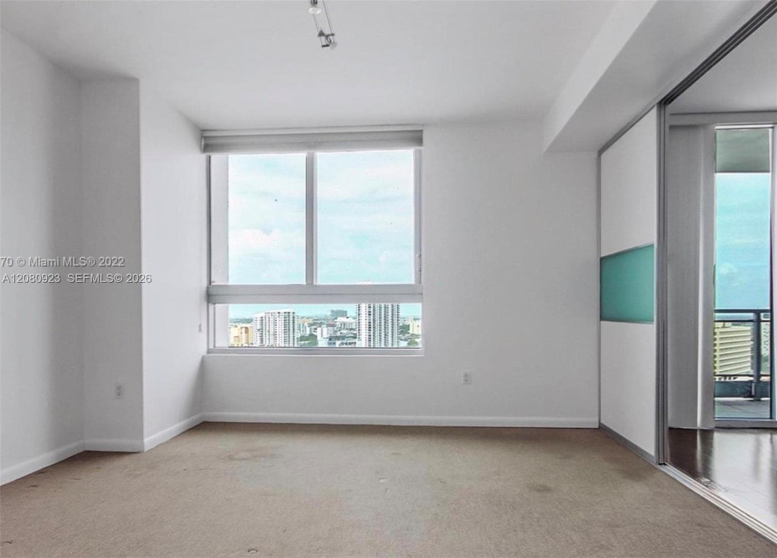 90 SW 3rd St # 2210, Miami, FL 33130 photo 6