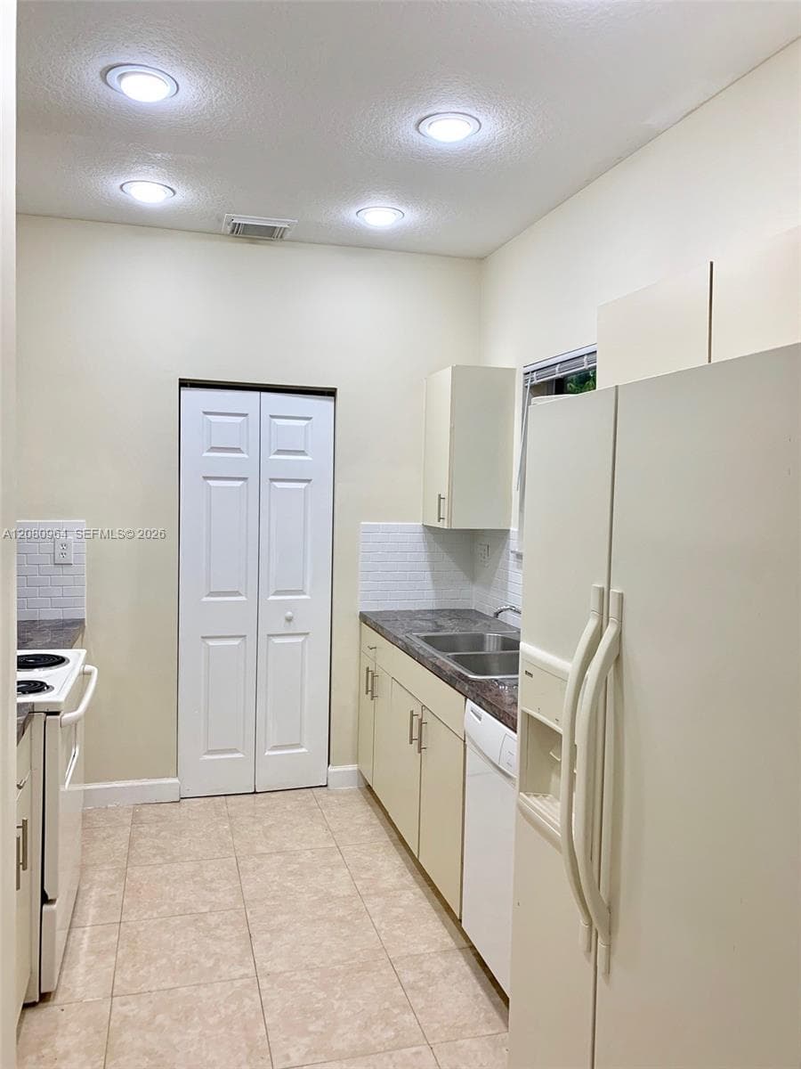 2536 NE 41st Ave # 2536, Homestead, FL 33033 photo 5