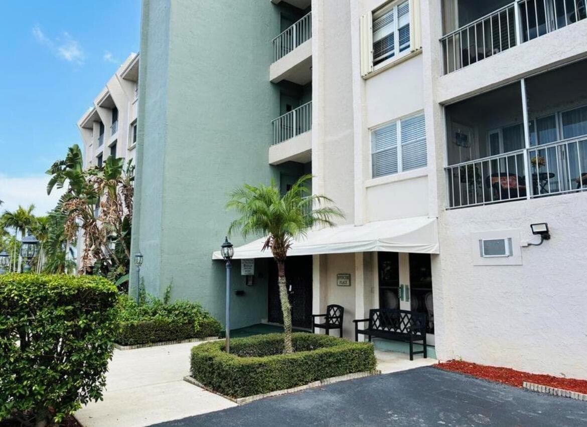 505 Spencer Drive # 312, West Palm Beach, FL 33409 photo 2