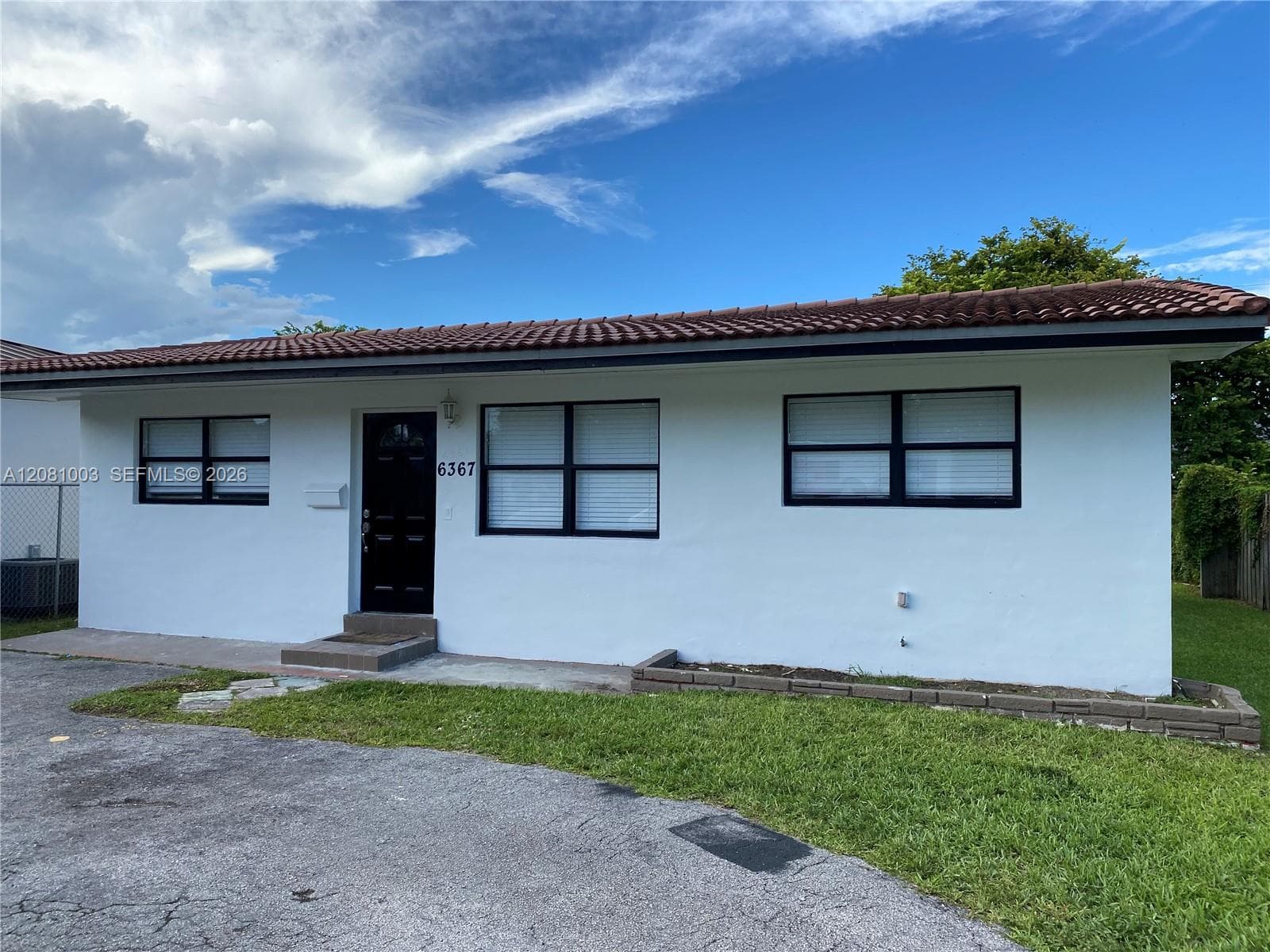 6367 SW 24th St, Miami, FL 33155