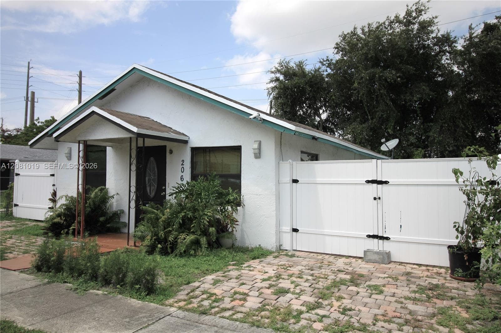 206 SW 2nd Ter, Dania Beach, FL 33004 photo 2