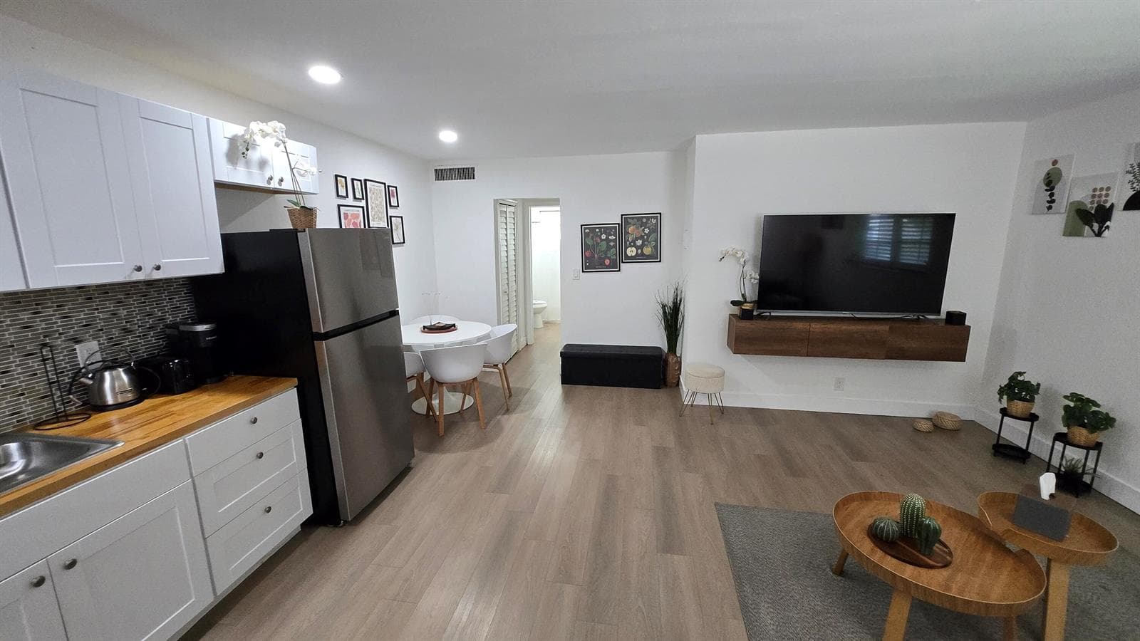 704 NE 8th Street # 5, Hallandale Beach, FL 33009 photo 2