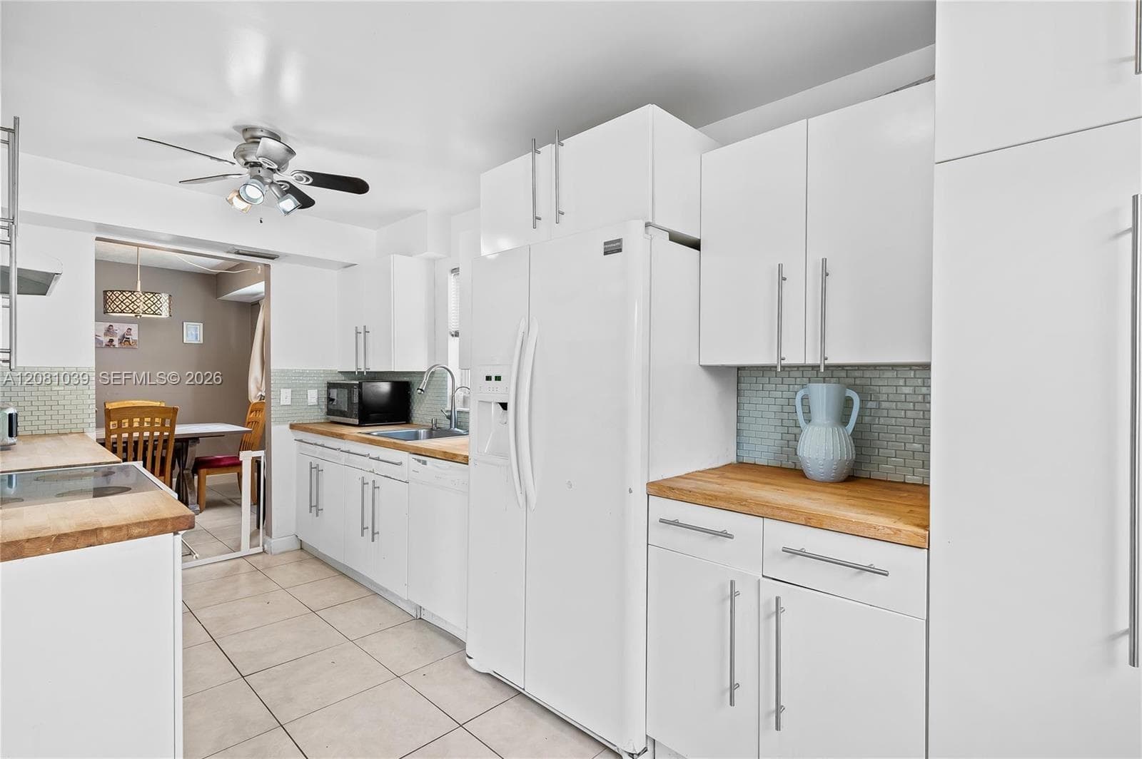 8002 Lagos De Campo Blvd # B-101, Tamarac, FL 33321