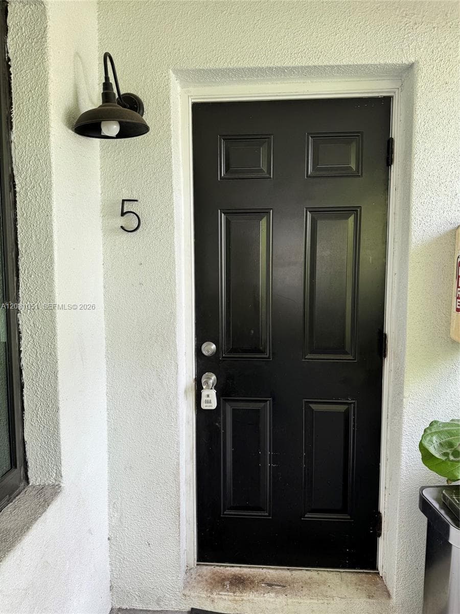 570 NE 69th St # 5, Miami, FL 33138 photo 3