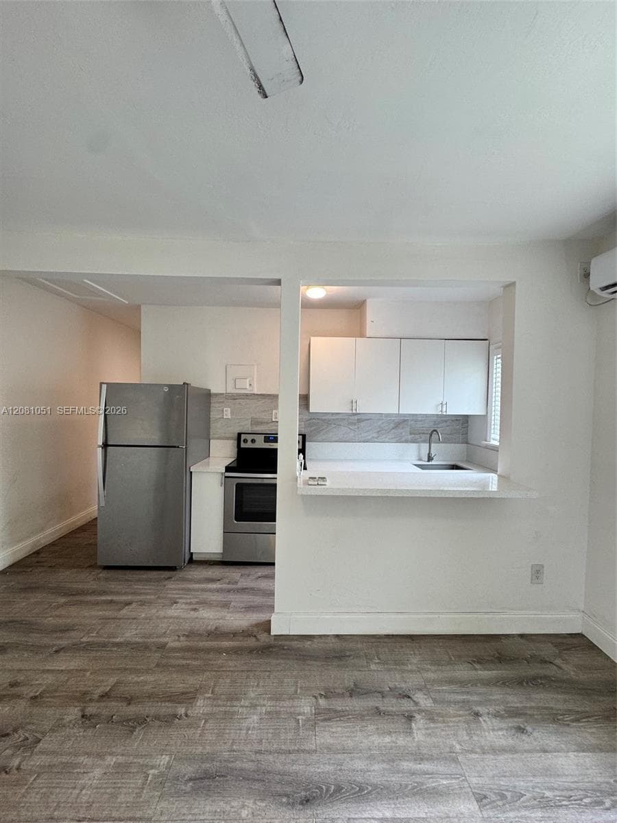 570 NE 69th St # 5, Miami, FL 33138 photo 8
