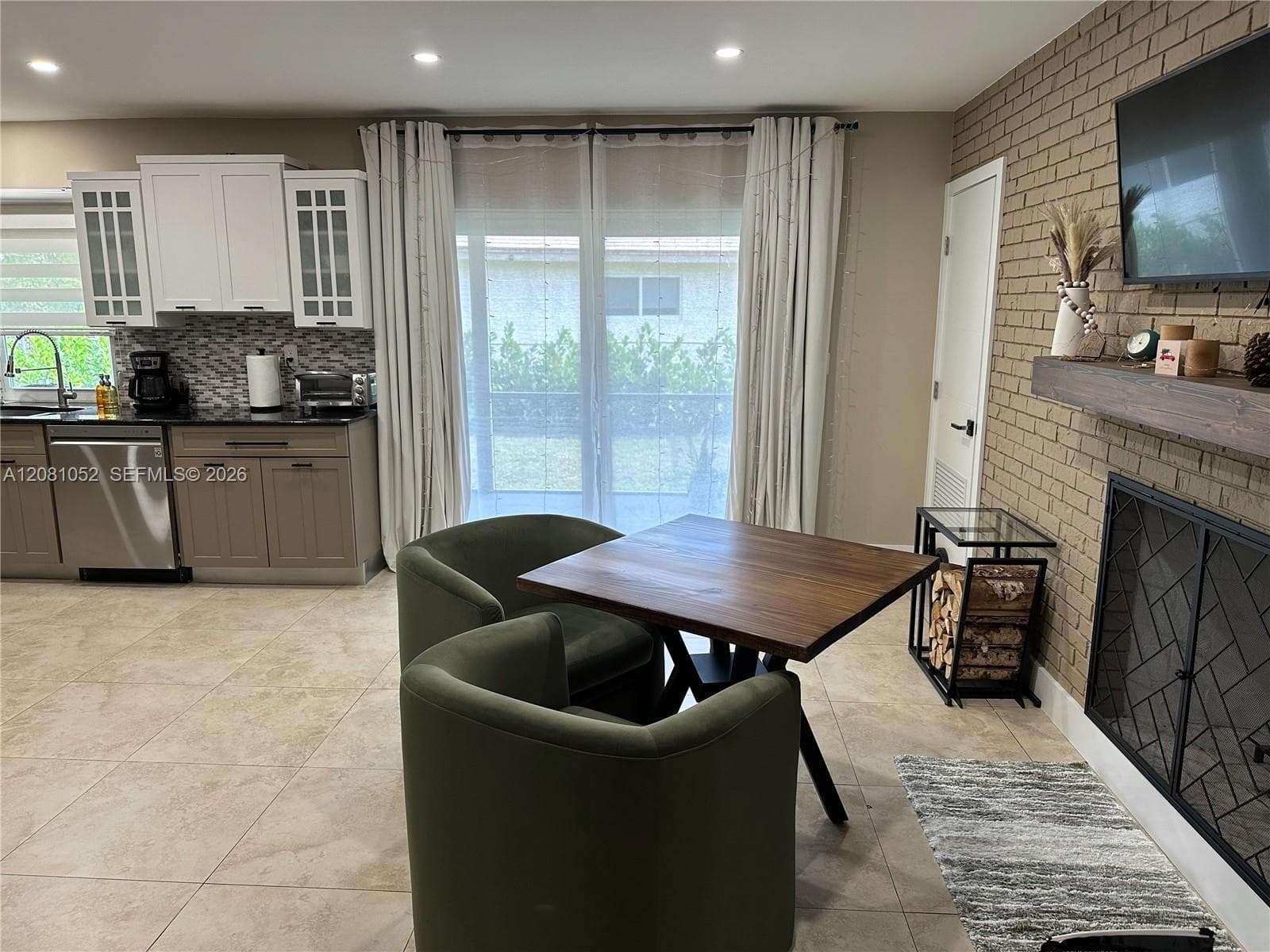 8203 NW 37th St, Coral Springs, FL 33065 photo 9