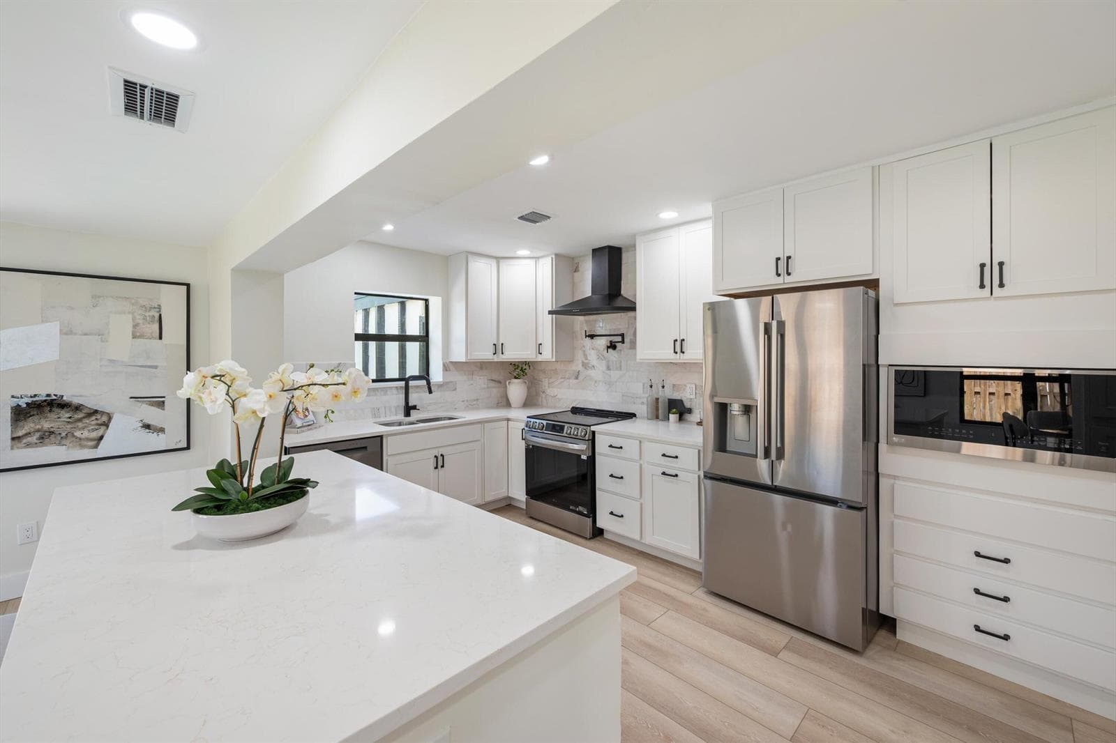 8201 NW 67TH Avenue, Tamarac, FL 33321 photo 2