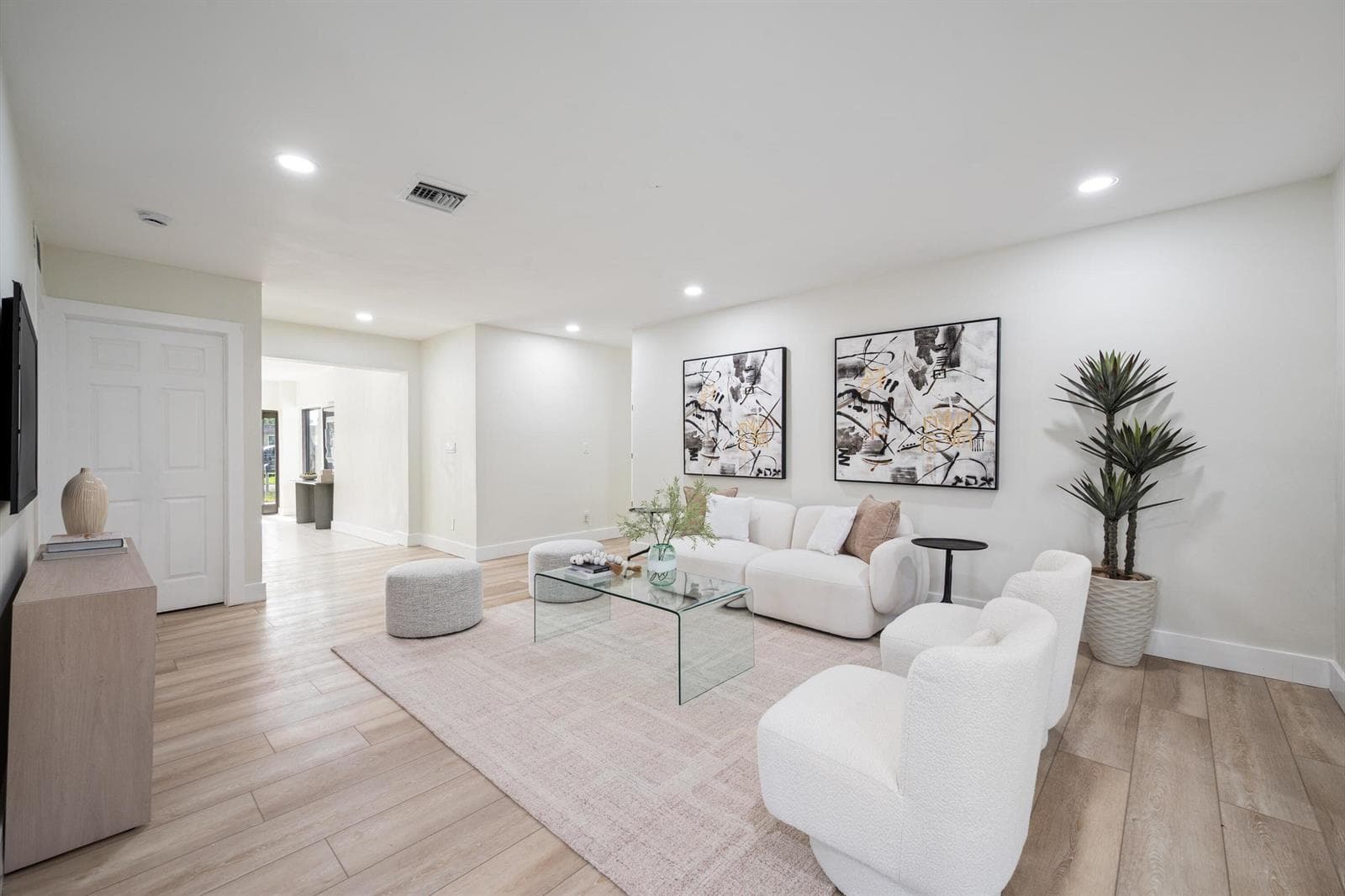 8201 NW 67TH Avenue, Tamarac, FL 33321 photo 4