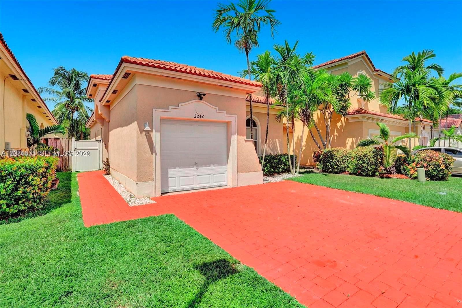 2240 NE 37th Rd, Homestead, FL 33033 photo 2