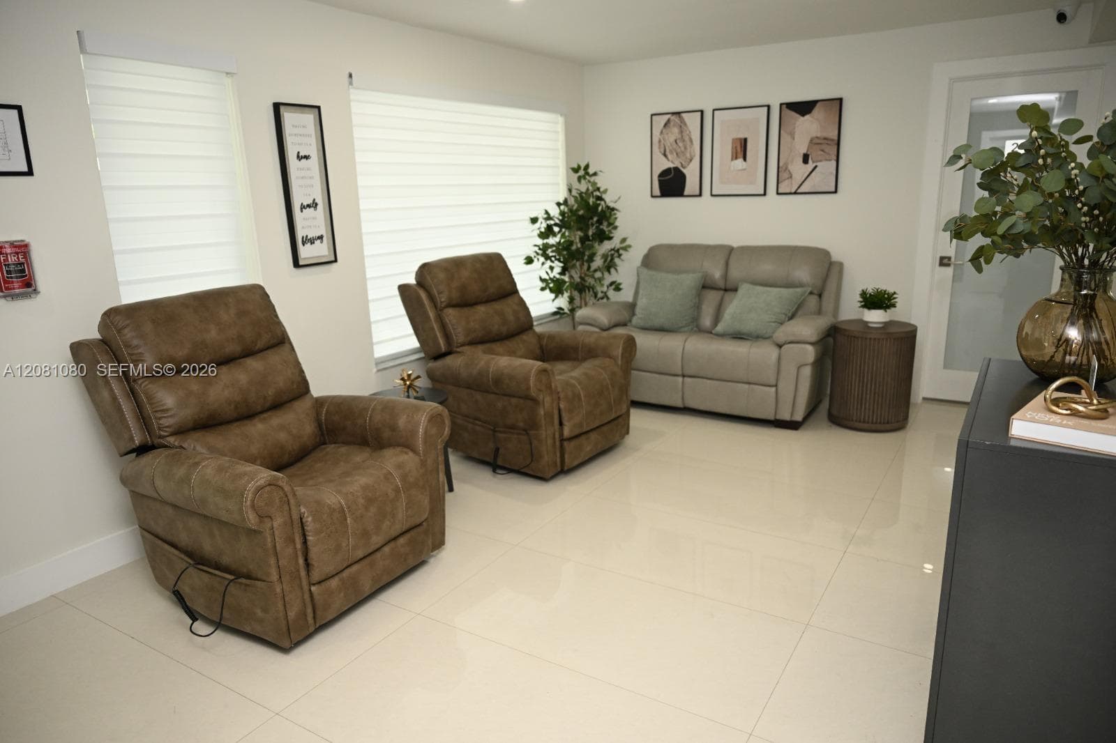 850 W 51st Pl, Hialeah, FL 33012 photo 4