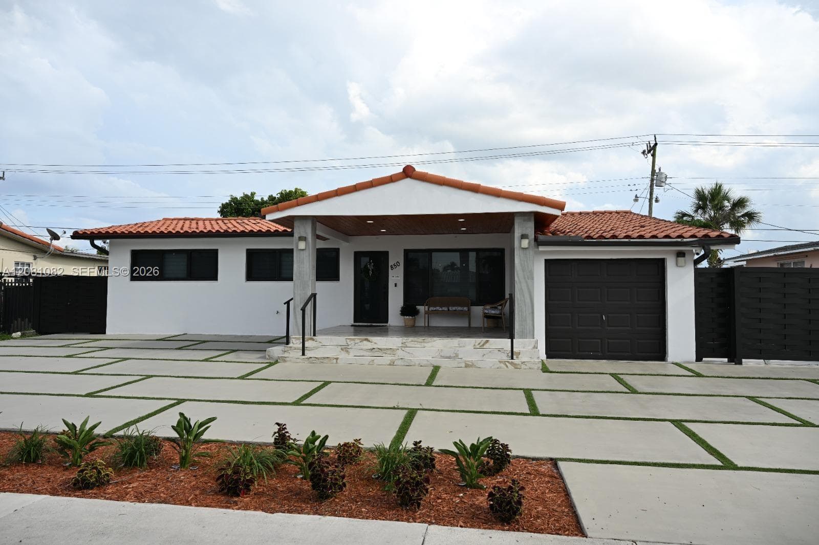 850 W 51st Pl, Hialeah, FL 33012