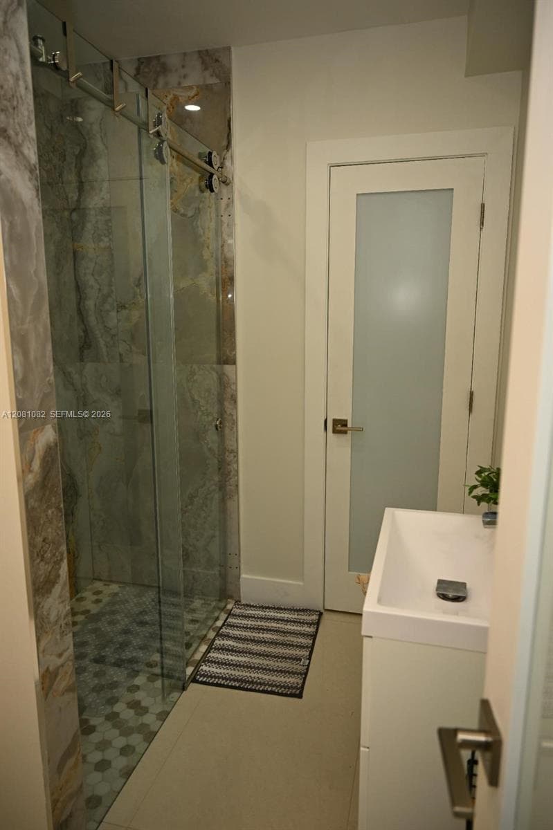 850 W 51st Pl, Hialeah, FL 33012 photo 10