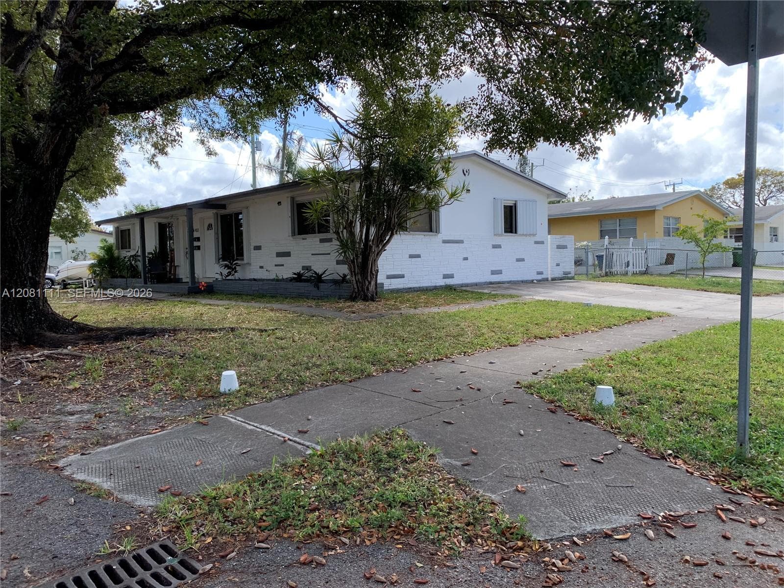 401 SW 8th St # A, Hallandale Beach, FL 33009 photo 2
