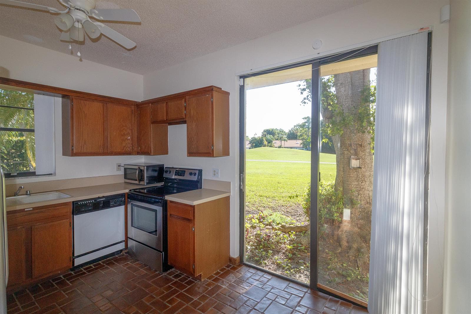 8197 ROYAL PALM Court # 5, Tamarac, FL 33321 photo 3