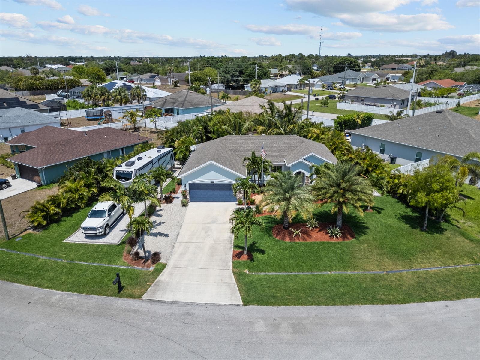 449 SW BRADSHAW Circle, Port St. Lucie, FL 34953 photo 3