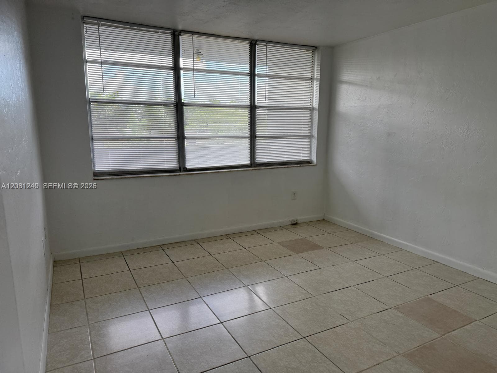 2175 NE 170th St # 310, North Miami Beach, FL 33162 photo 3
