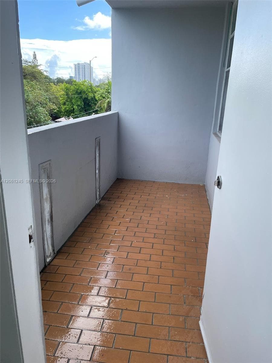 2175 NE 170th St # 310, North Miami Beach, FL 33162 photo 5