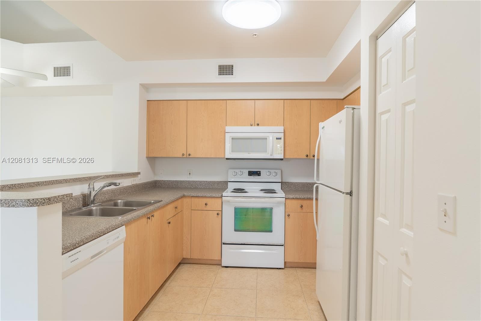 7920 N Nob Hill Rd # 305, Tamarac, FL 33321