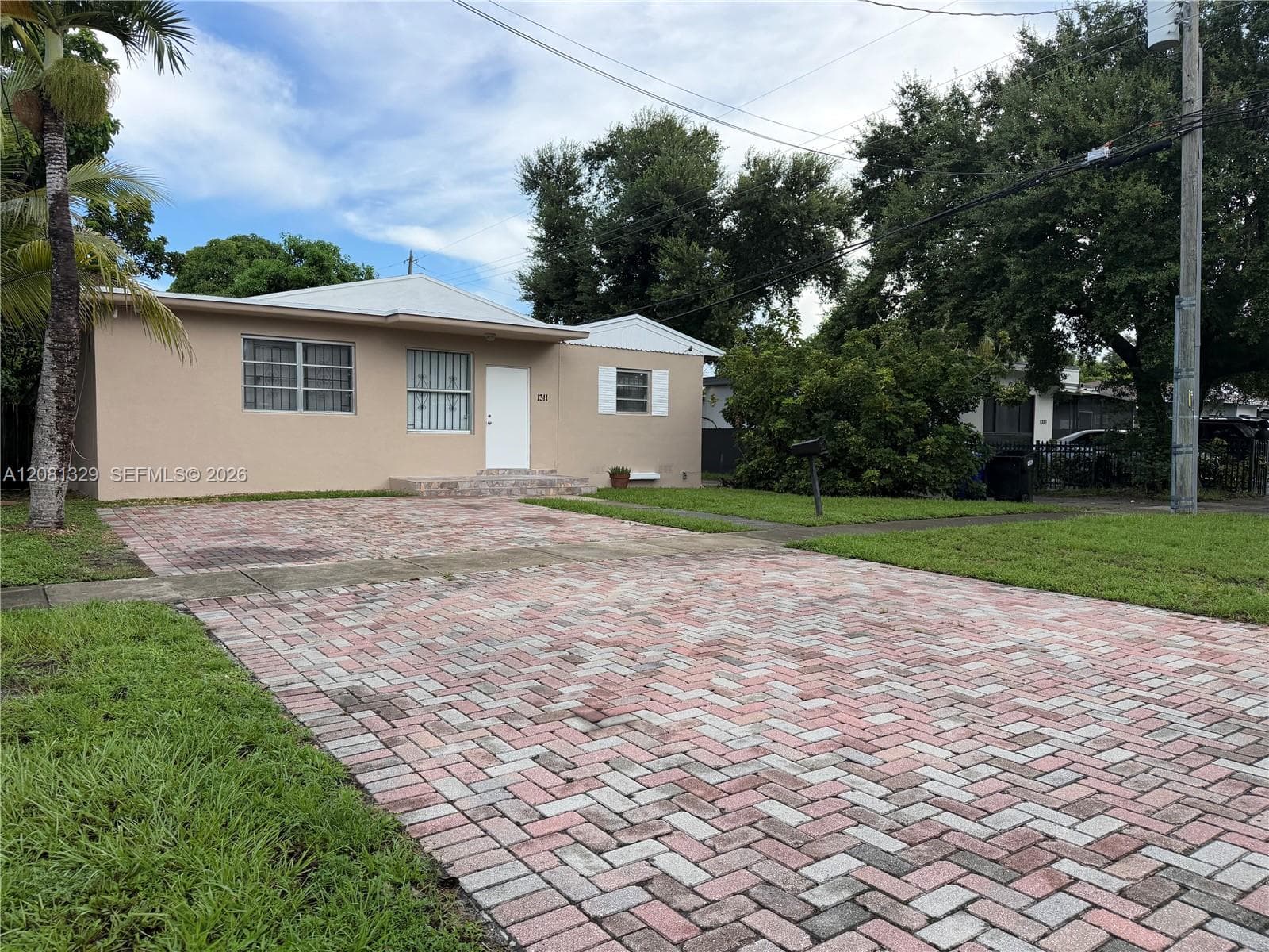 1311 NE NE 157 ST, North Miami Beach, FL 33162 photo 2