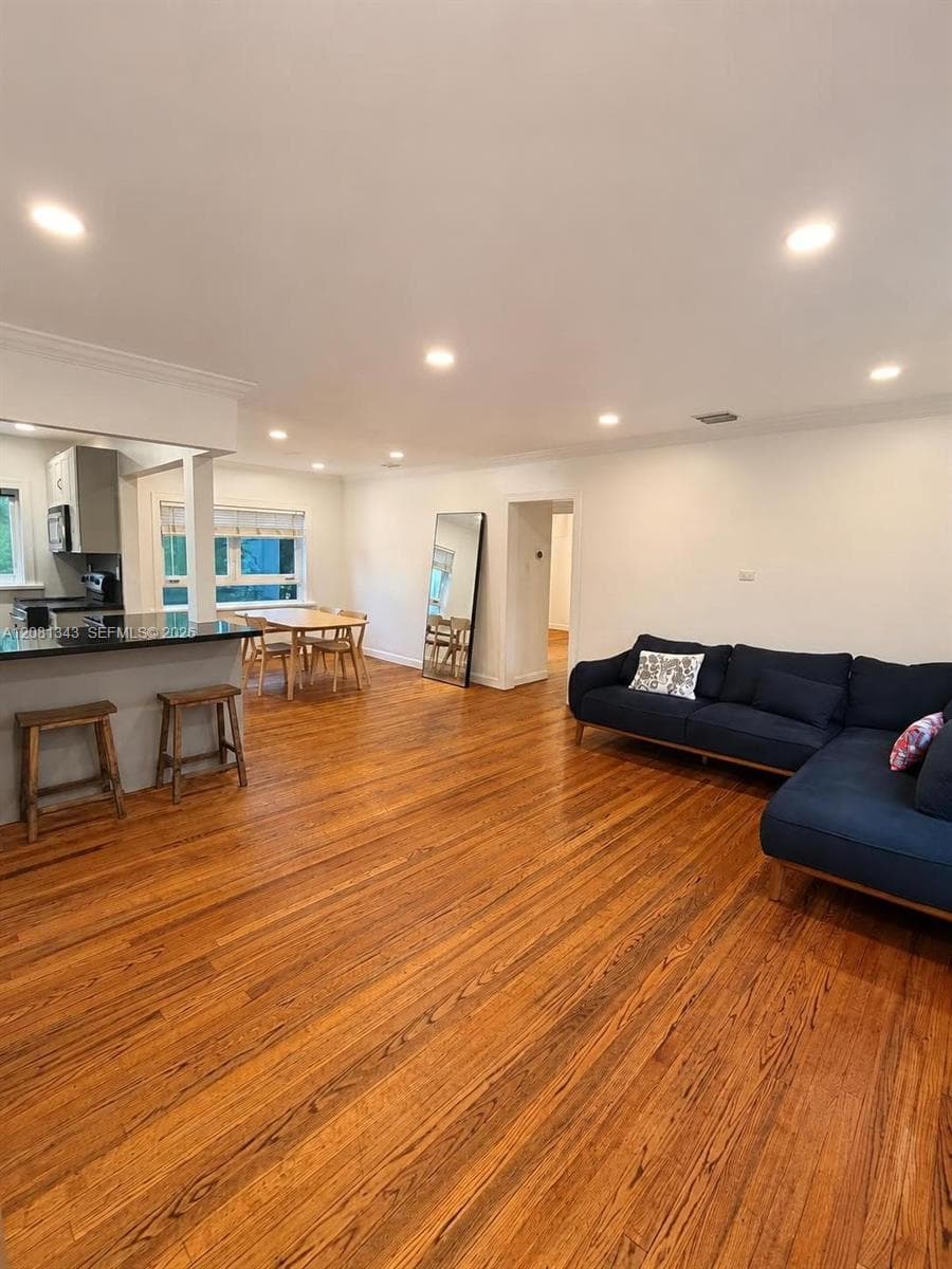 7715 SW 57th Ave # 3, Miami, FL 33143