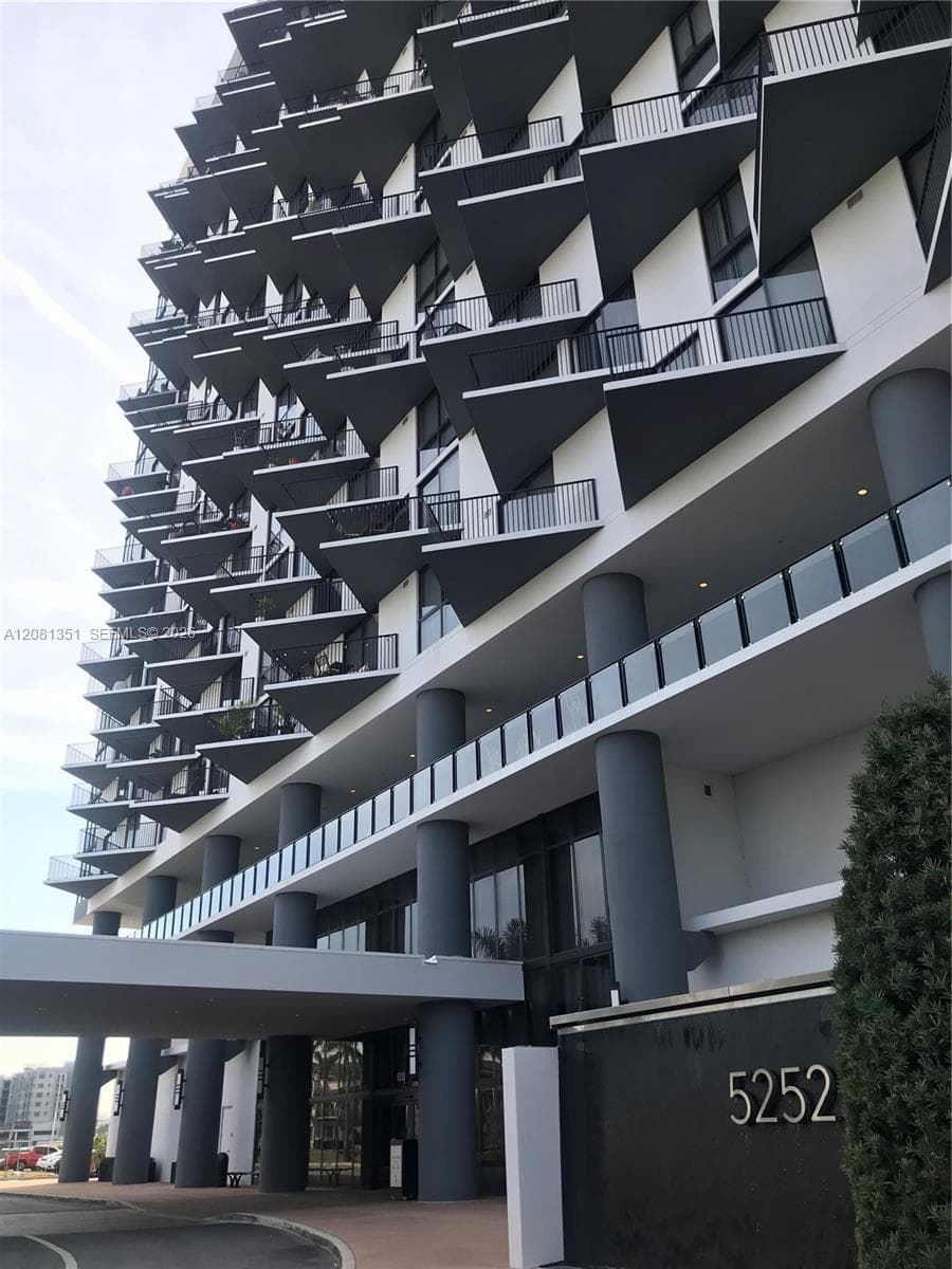 5252 NW 85th Ave # 1409, Doral, FL 33166