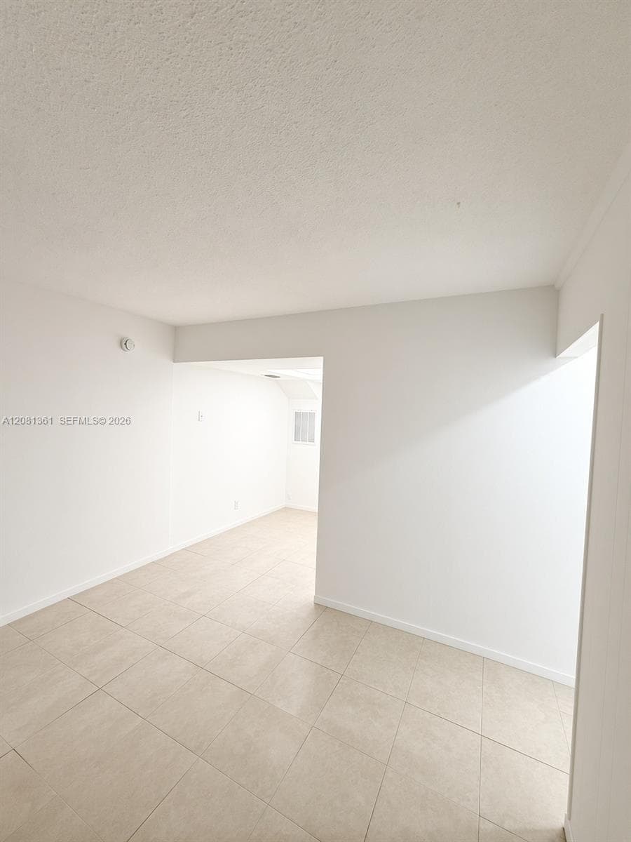 315 NW 32nd St # 315, Oakland Park, FL 33309 photo 4