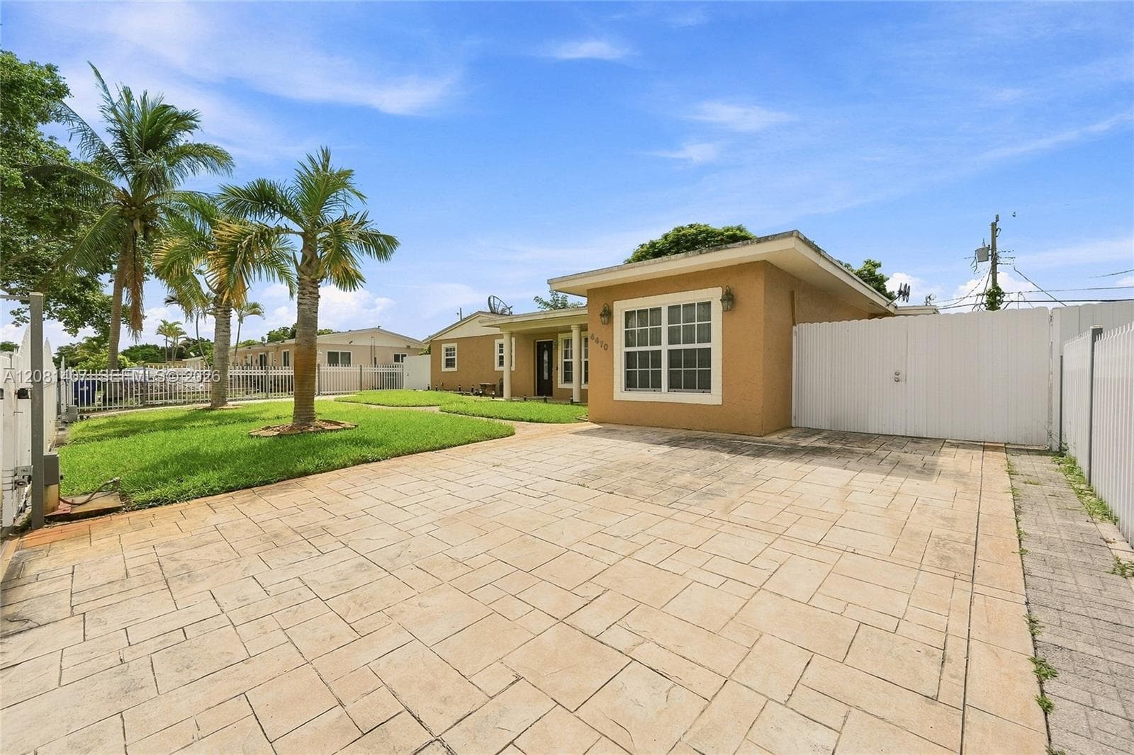 4470 NW 171st Ter, Miami Gardens, FL 33055 photo 2