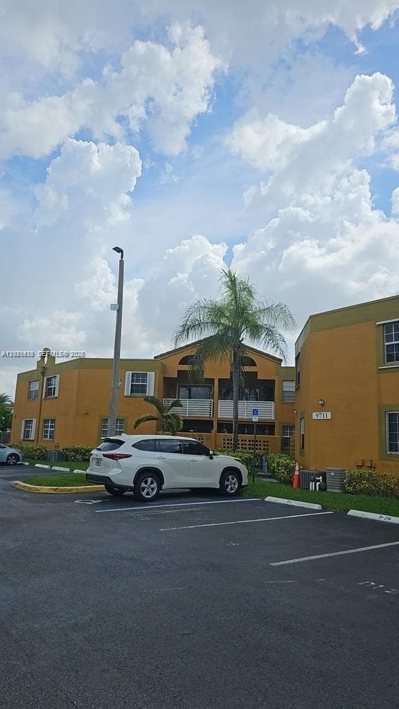 9711 Fontainebleau Blvd # D103, Miami, FL 33172 photo 12