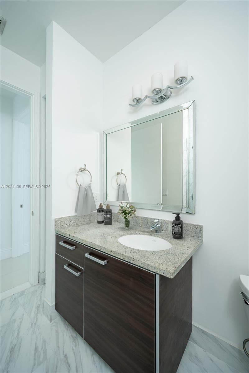 185 SW 7th St # 4412, Miami, FL 33130 photo 6