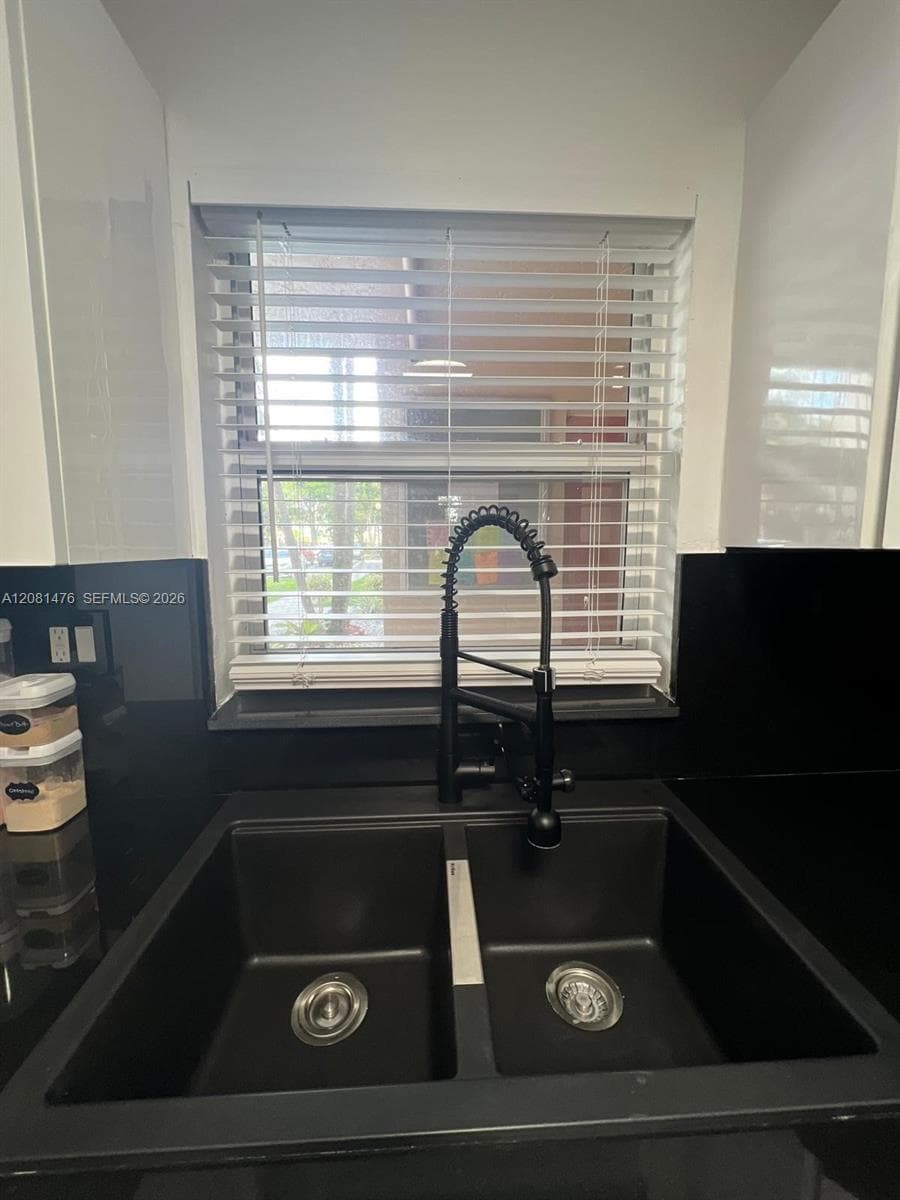 9451 Evergreen Pl # 105, Davie, FL 33324 photo 4