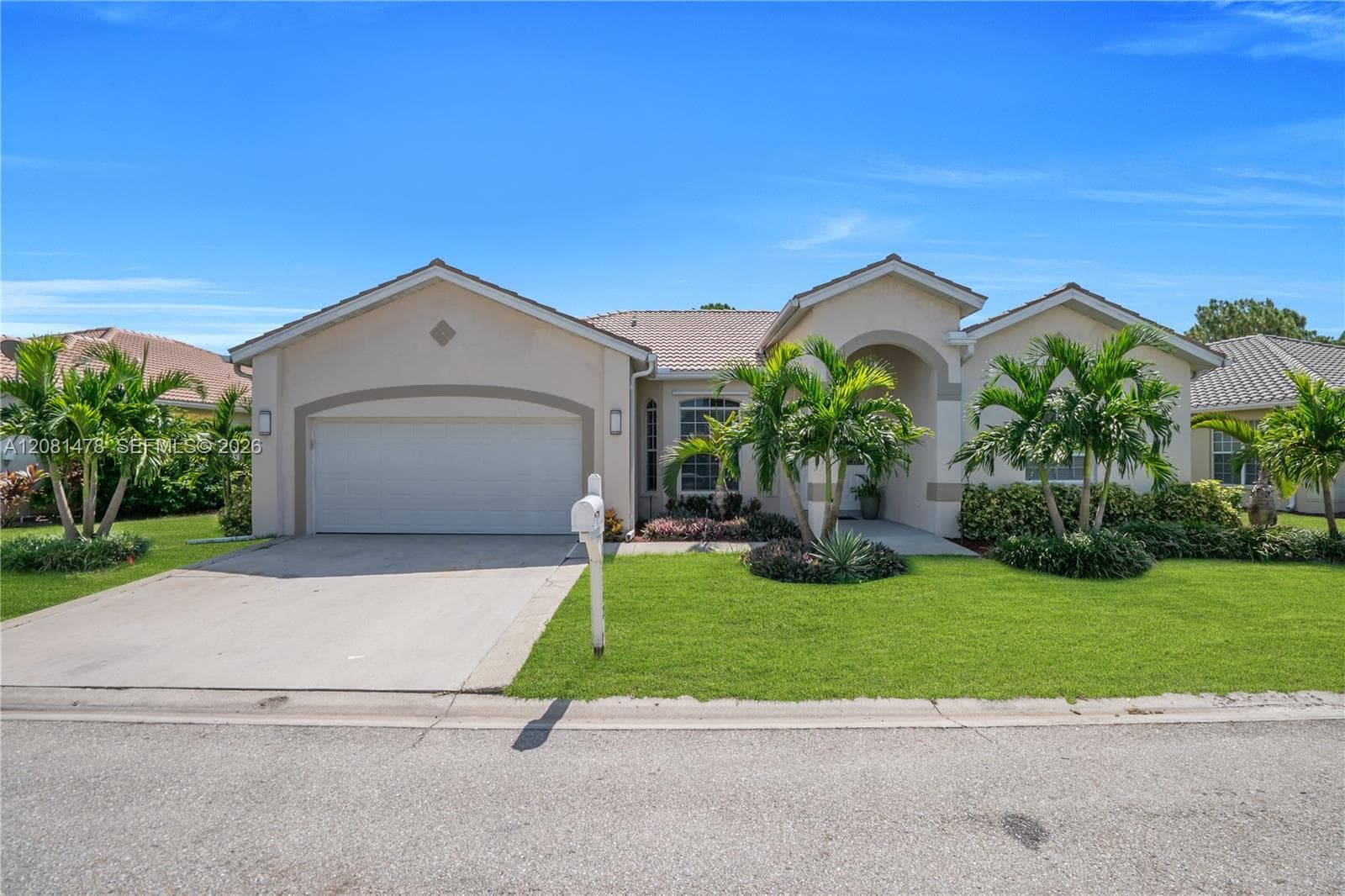 11142 Lakeland Cir, Other City - In The State Of Florida, FL 33913 photo 3