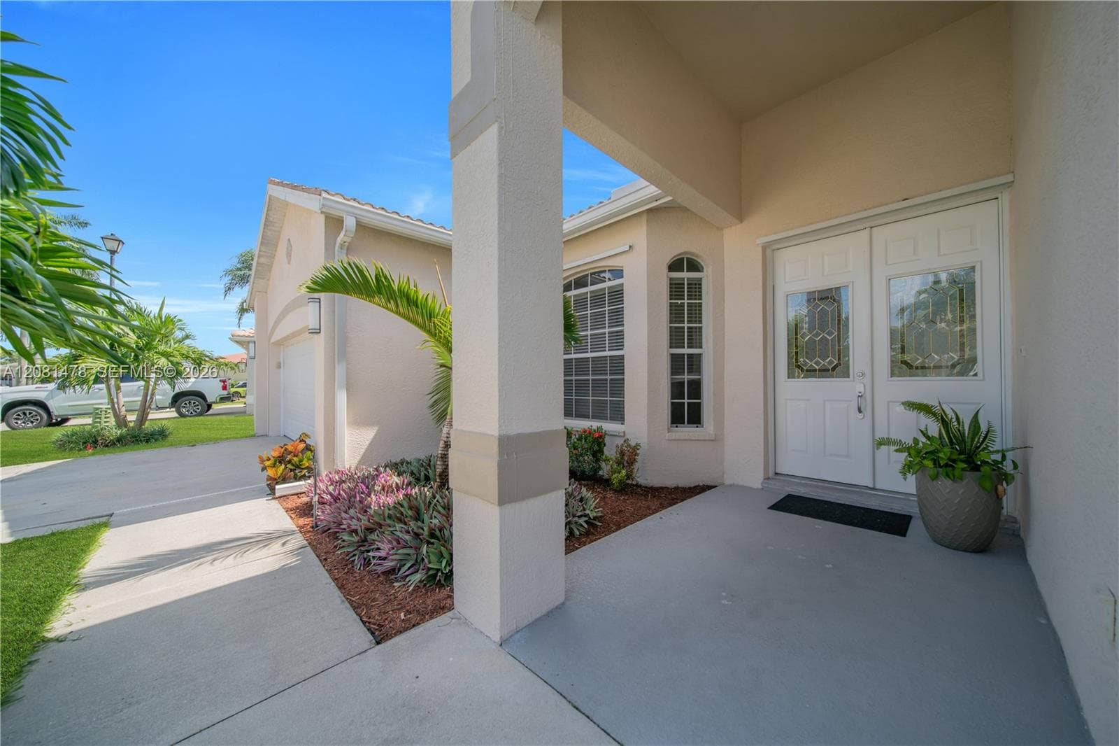11142 Lakeland Cir, Other City - In The State Of Florida, FL 33913 photo 4