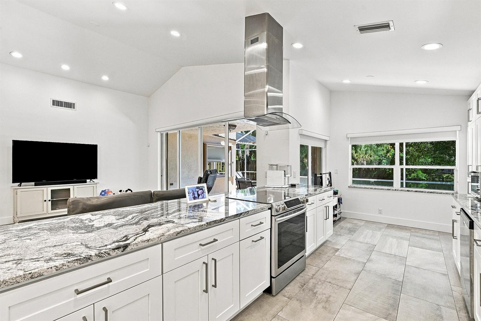 1031 NW 108TH Avenue, Plantation, FL 33322 photo 12
