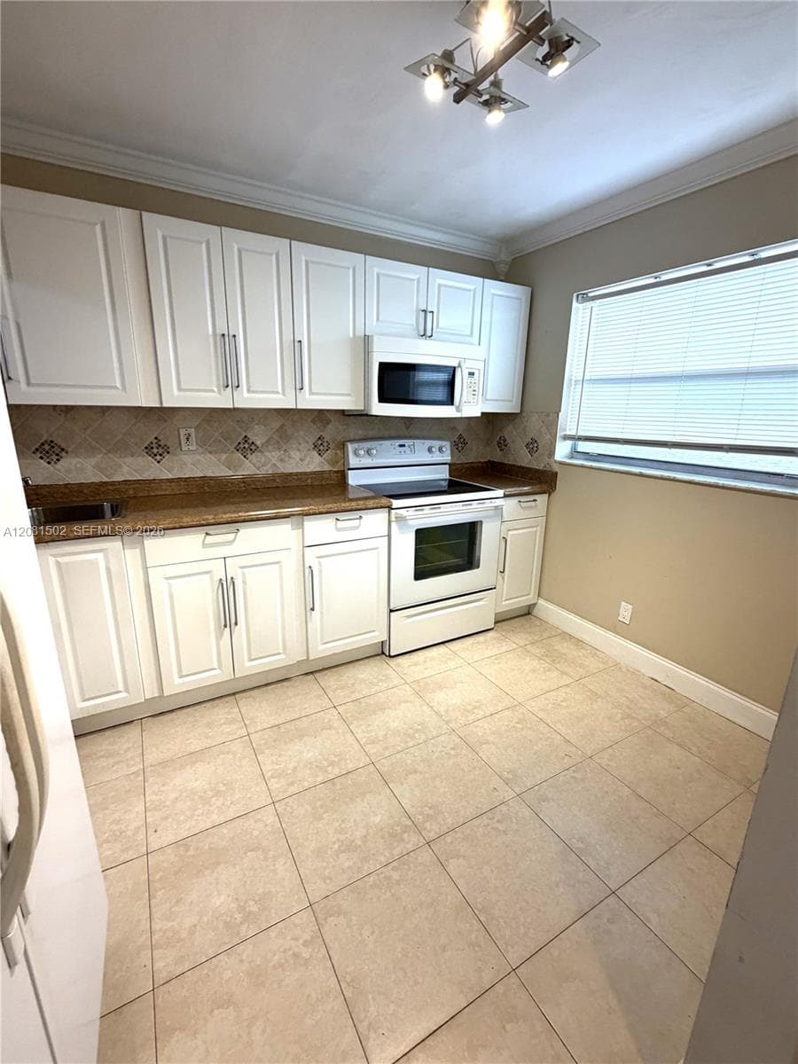 1751 NW 75th Ave # 310, Plantation, FL 33313 photo 7