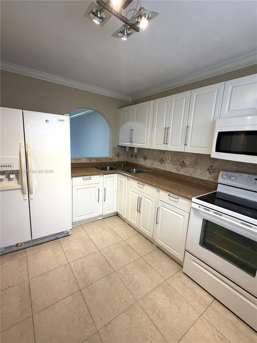 1751 NW 75th Ave # 310, Plantation, FL 33313 photo 8