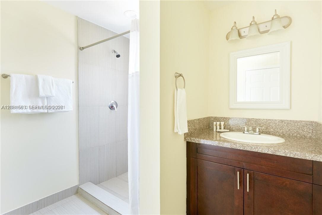 568 NE 66th St # 202, Miami, FL 33138 photo 7