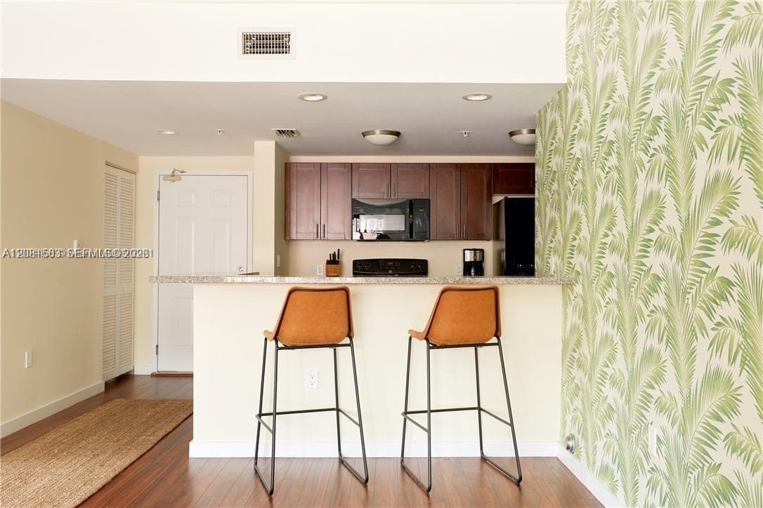 568 NE 66th St # 202, Miami, FL 33138 photo 4