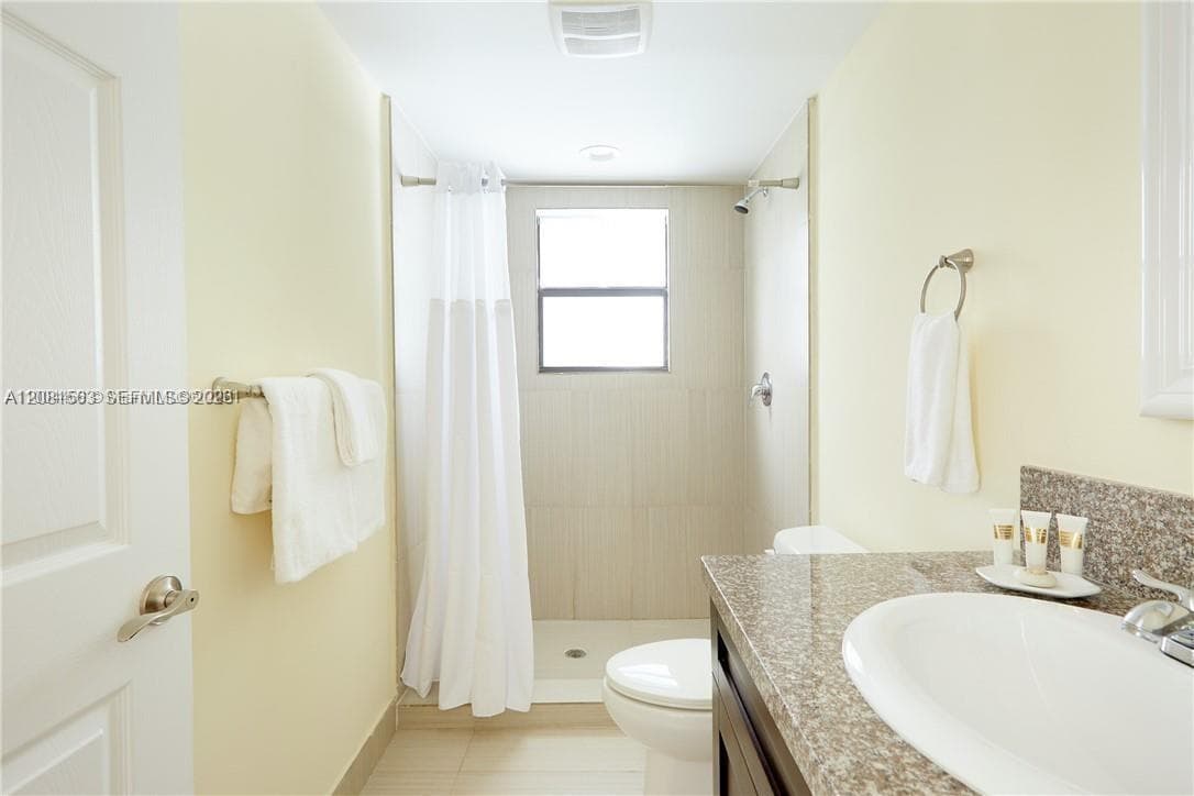 568 NE 66th St # 202, Miami, FL 33138 photo 8