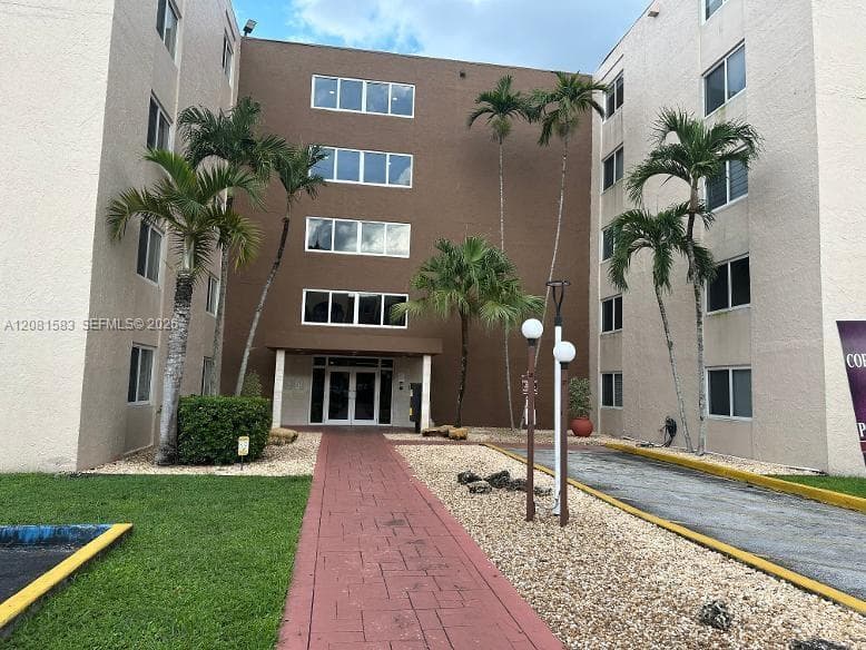 6960 NW 186th St # 2-131, Hialeah, FL 33015