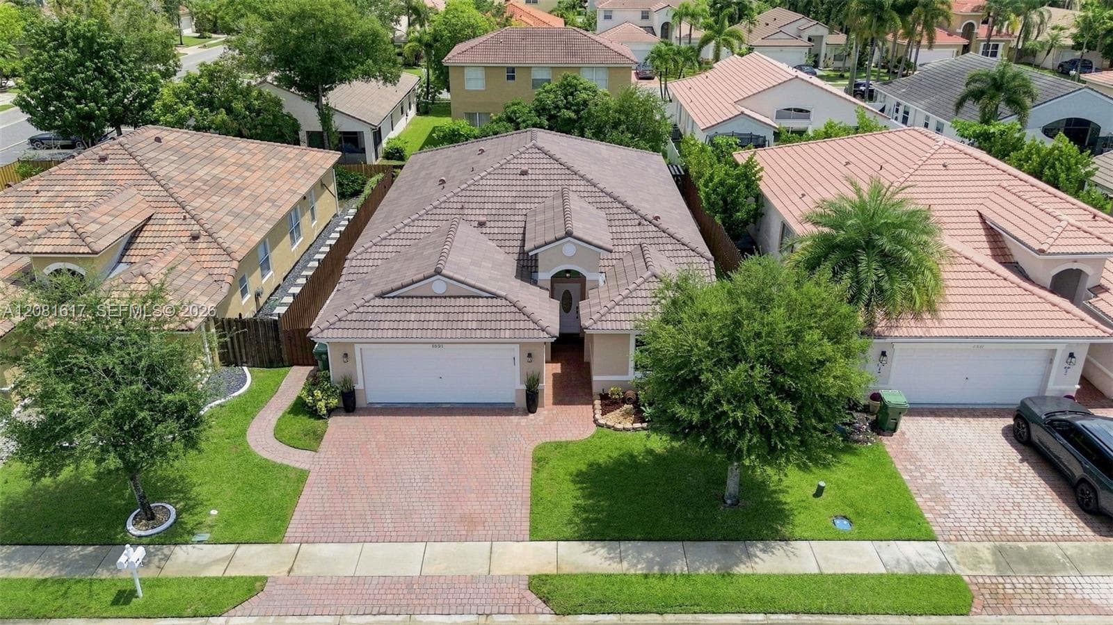 1521 SW 194th Ter, Pembroke Pines, FL 33029 photo 2