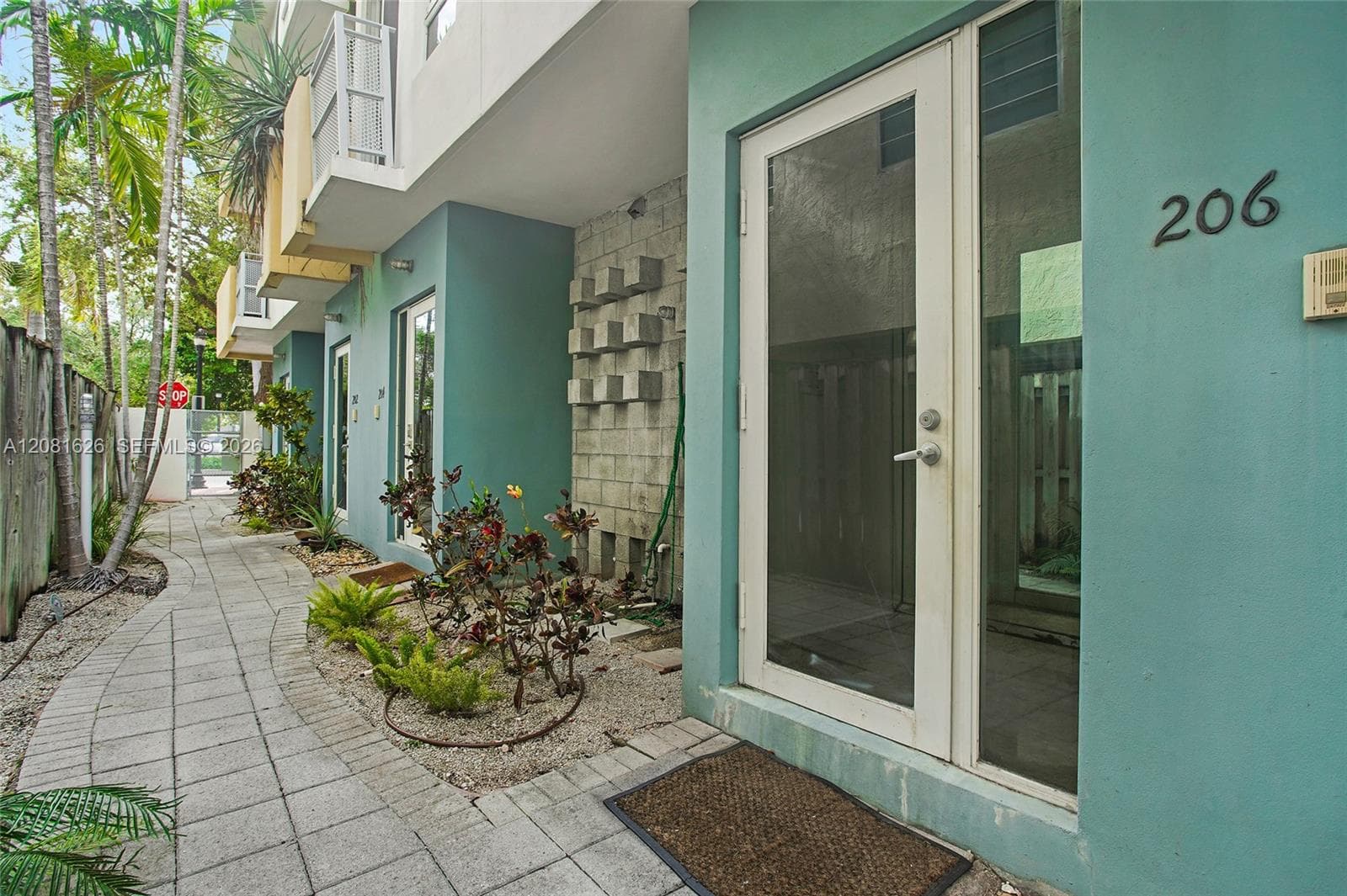 206 Washington Ave # 12, Miami Beach, FL 33139 photo 2