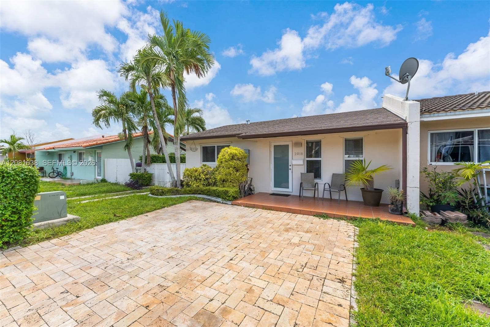 2018 SW 103rd Ct, Miami, FL 33165 photo 2