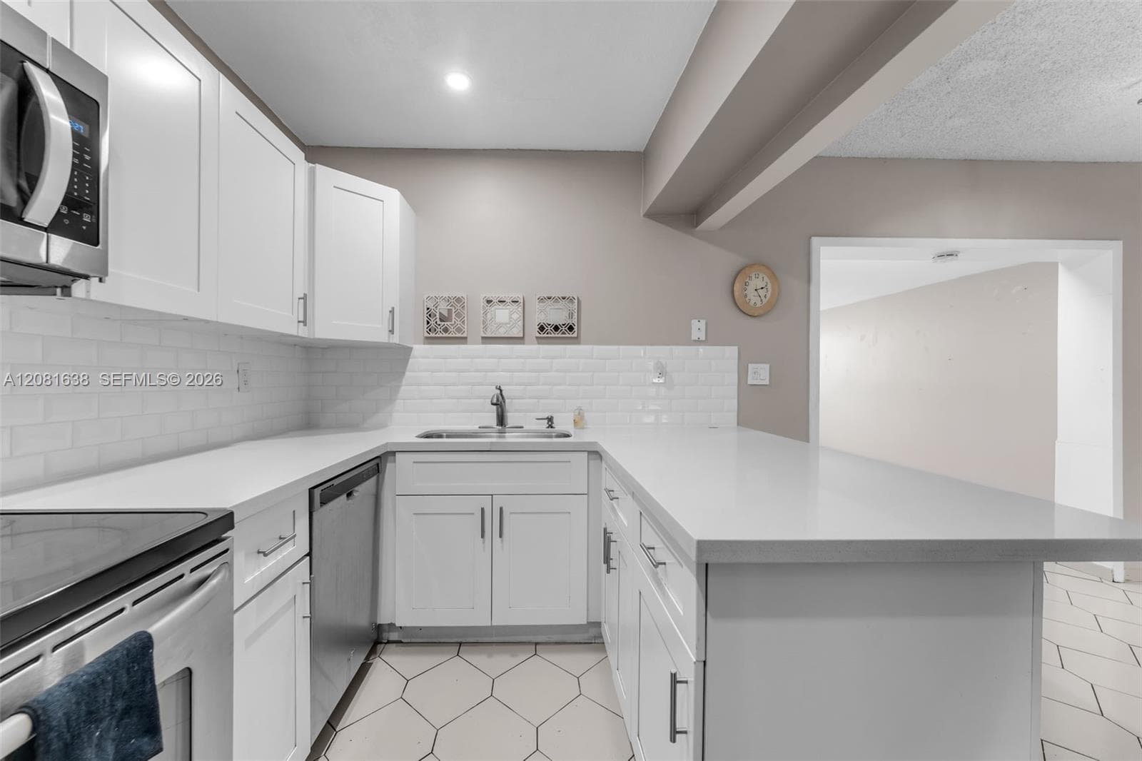 2018 SW 103rd Ct, Miami, FL 33165 photo 6