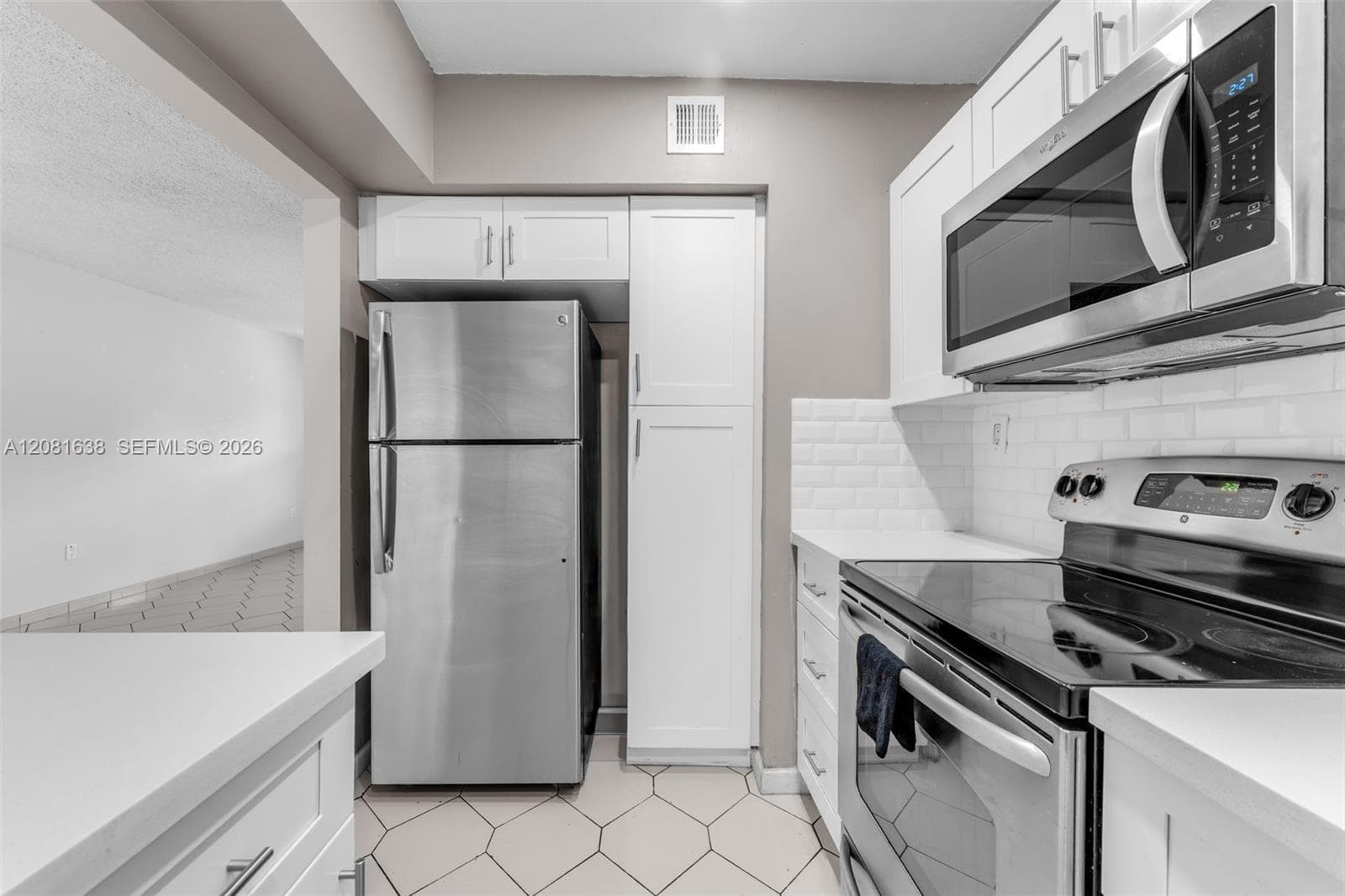 2018 SW 103rd Ct, Miami, FL 33165 photo 7