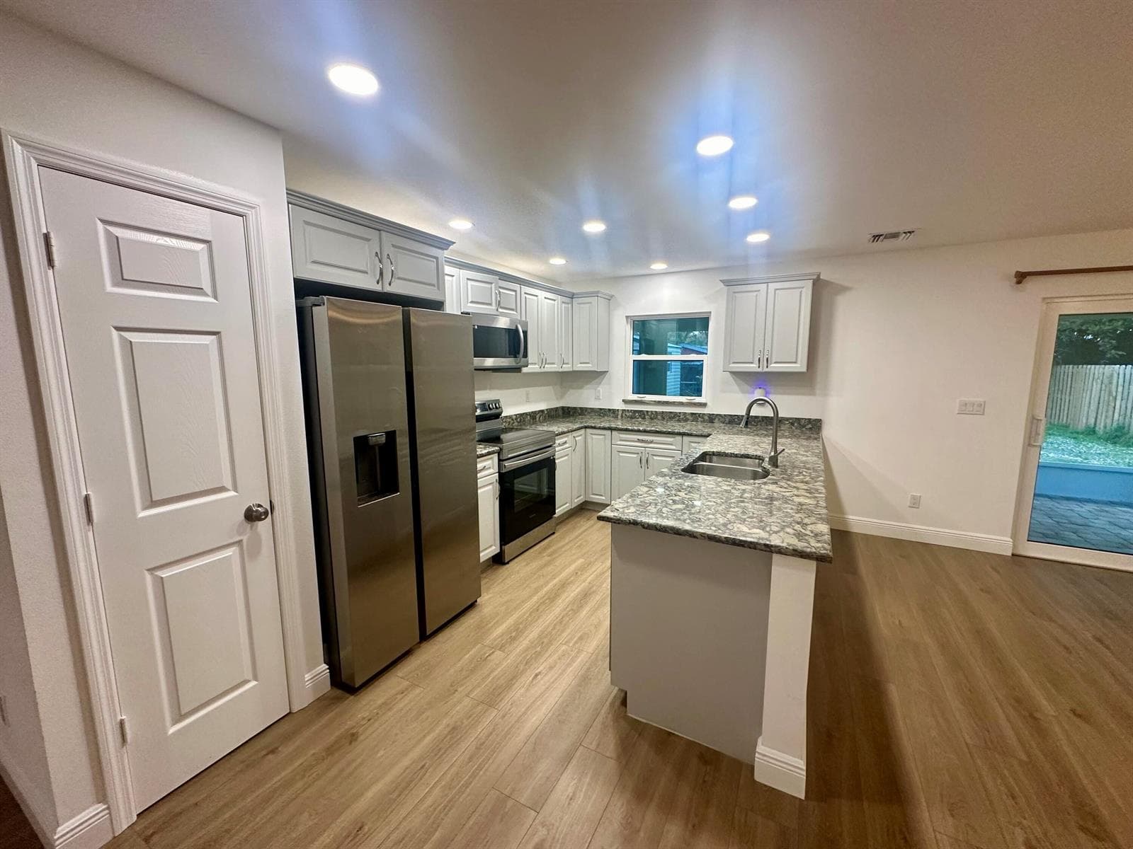 827 SE 6TH Street, Stuart, FL 34994 photo 5