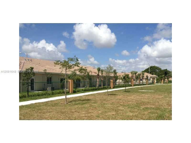 13276 OLD BISCAYNE BLVD # 305, Homestead, FL 33033